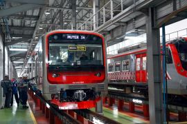 PT INKA uji coba KRL pesanan KAI Commuter di lintas Jabodetabek