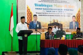 Bupati Kaimana buka manasik bagi 36 calon haji