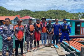 Tim SAR gabungan temukan nelayan yang hilang di perairan Anambas selamat