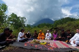 Laskar Hijau doa bersama lintas iman untuk lestarikan Gunung Lemongan