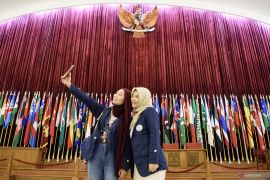 Spektrum - 70 Tahun KAA Bandung refleksi strategis langkah diplomasi Indonesia