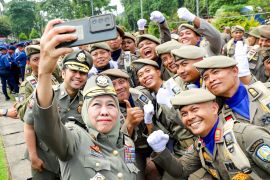 Khofifah minta Satpol PP, Linmas, dan Damkar tingkatkan etos kerja