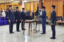 Bupati lantik tiga pejabat di lingkungan Pemkab HSU