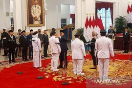 Presiden Prabowo lantik Gubernur Papua Pegunungan dan Kepulauan Bangka Belitung