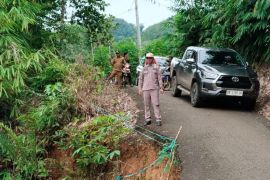 Komisi III DPRD Balangan sidak jalan longsor di Halong