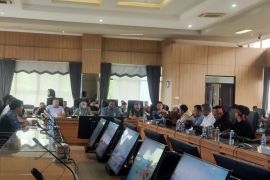 Warga pertanuakan pelaksanaan Perda Kalsel Nomor 3/2012