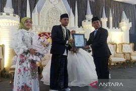 Mendukbangga:  Elsimil bantu calon pengantin persiapkan pernikahan
