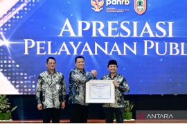  Pelayanan publik tidak sekadar kebutuhan administrasi