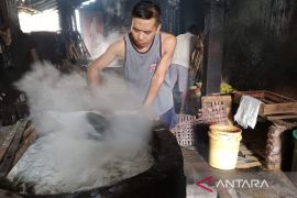 Pemkab Banyumas ajak perajin tahu-tempe gunakan  kedelai lokal