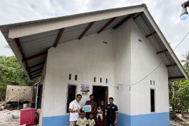 PT Timah serahkan RLH bantu warga Gemuruh