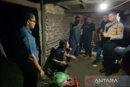 Polrestabes Medan gerebek dua sarang narkoba di pinggiran sungai, lima orang ditangkap