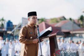 Wako menjadi pembina Upacara di SMAN 3 Kota Solok