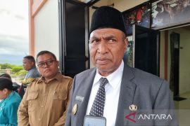 Gubernur Papua Barat terbitkan surat edaran moratorium mutasi PNS