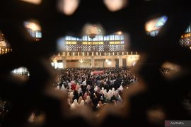 PEMAKAMAN JENAZAH MANTAN PERDANA MENTERI MALAYSIA KE-5 Page 2 Small