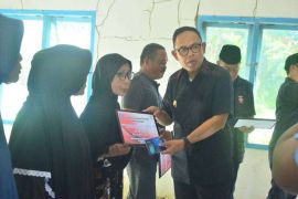 Wabup Bone serahkan Rp276 juta untuk korban puting beliung