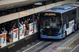 Transjakarta, LRT, dan MRT sediakan pintu khusus bagi perempuan