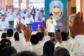 Mensos beri target pendamping PKH Situbondo graduasi 10 KPM per tahun