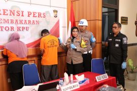 Hindari pertanggungjawaban anggaran Pilkada 2024, Bendahara KPU Buru bakar kantor