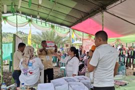 Warga Gorontalo Utara memadati penghitungan suara di TPS