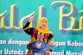 Pemprov Jatim fasilitasi penerbitan ulang ijazah pekerja yang ditahan