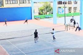 Ekky Hamzah akui permainan tenis menurun di Turnamen Tenis Peradi Cup