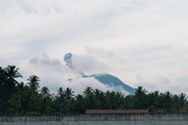 PPGA: Gunung Ibu hari ini semburkan abu vulkanik setinggi 400 meter
