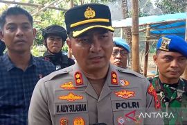 TNI-Polri bongkar lokasi perjudian sabung ayam di Bontomarannu Gowa