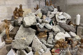 Warga Palestina rayakan Sabtu Suci di tengah kekangan Israel