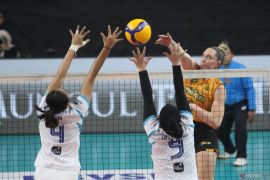 Jakarta Popsivo Polwan kalahkan Jakarta Electric PLN