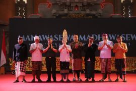 STAHN Mpu Kuturan Singaraja lakukan Dharma santi