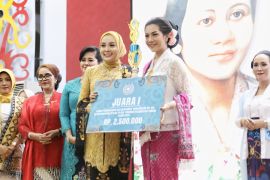 Bawa semangat Kartini, peragaan busana beri ruang berekspresi bagi perempuan