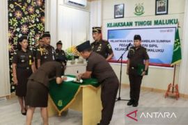 Kajati Maluku  lantik 11 CPNS dari calon jaksa