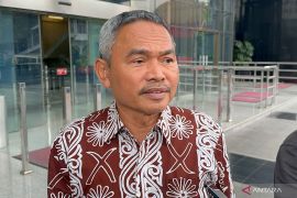 Penyidik KPK mintai keterangan anggota DPR Satori soal BI