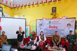 Kunjungi SMAN 4 Ternate, Gubernur Malut berdialog dengan pelajar di momentum Hari Kartini