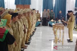 Bupati Buton Utara lantik 40 penjabat kepala desa