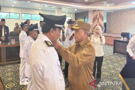 Bupati Kotabaru lantik tiga kades Pengganti Antar Waktu