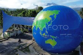 Wisata Tugu Khatulistiwa di Pasaman Page 2 Small