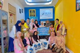 Srikandi PLN merayakan Hari Kartini bersama anak-anak pengidap kanker