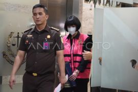 Kejagung tetapkan tiga tersangka kasus perintangan penyidikan kasus timah dan impor gula Page 3 Small