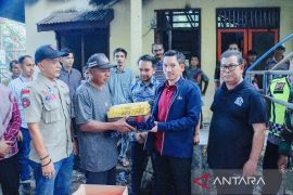 Pemkab Aceh Barat salurkan bantuan dan santunan untuk korban kebakaran