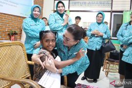 Peduli siswa spesial, TP-PKK Maluku salurkan 780 paket bantuan untuk SLB