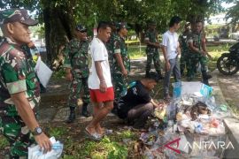 Kodim 1502 Masohi lakukan aksi bersih lokasi wisata Banda Neira