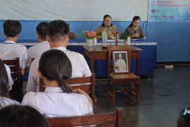 Siswa SMP Katolik di Ponorogo gelar ibadat arwah untuk Paus Fransiskus