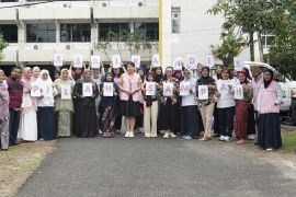 Srikandi PLN conducts waste sorting as agent of change