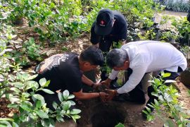 Peringati Hari Bumi jajaran Kemenag tanam pohon serentak termasuk di Makassar