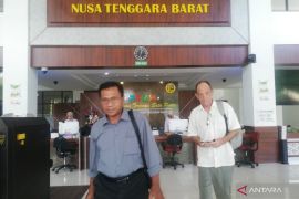 WNA Swiss terdakwa eksploitasi air Gili Trawangan diperiksa Kejati NTB