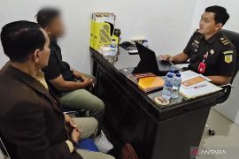 Kejari Bima tahan pejabat bank negara berstatus tersangka korupsi