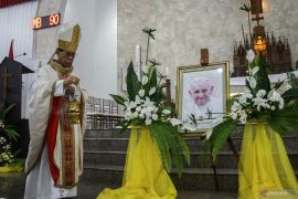 Mengenal hierarki Gereja Katolik, mulai dari Paus hingga diakon