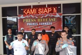 Polresta Ternate  tetapkan oknum lurah tersangka kasus pencurian HP