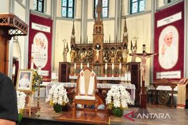 Jenazah Paus Fransiskus disemayamkan di Basilika Santo Petrus